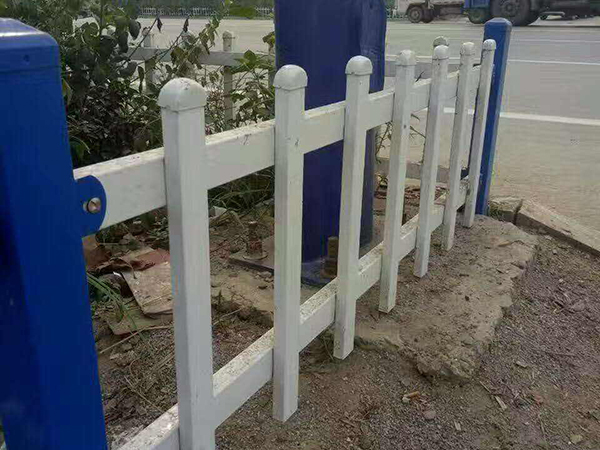 草坪锌钢护栏图片4