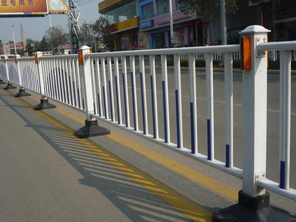 道路锌钢护栏图片4