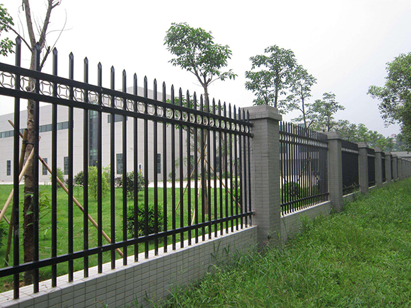 小区锌钢护栏图片4