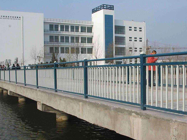 锌钢桥梁护栏图片3